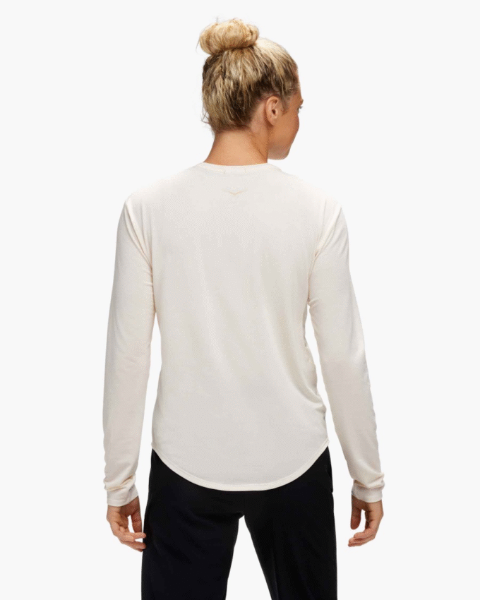 Camiseta HOKA Essential LS Camiseta HOKA Essential LS